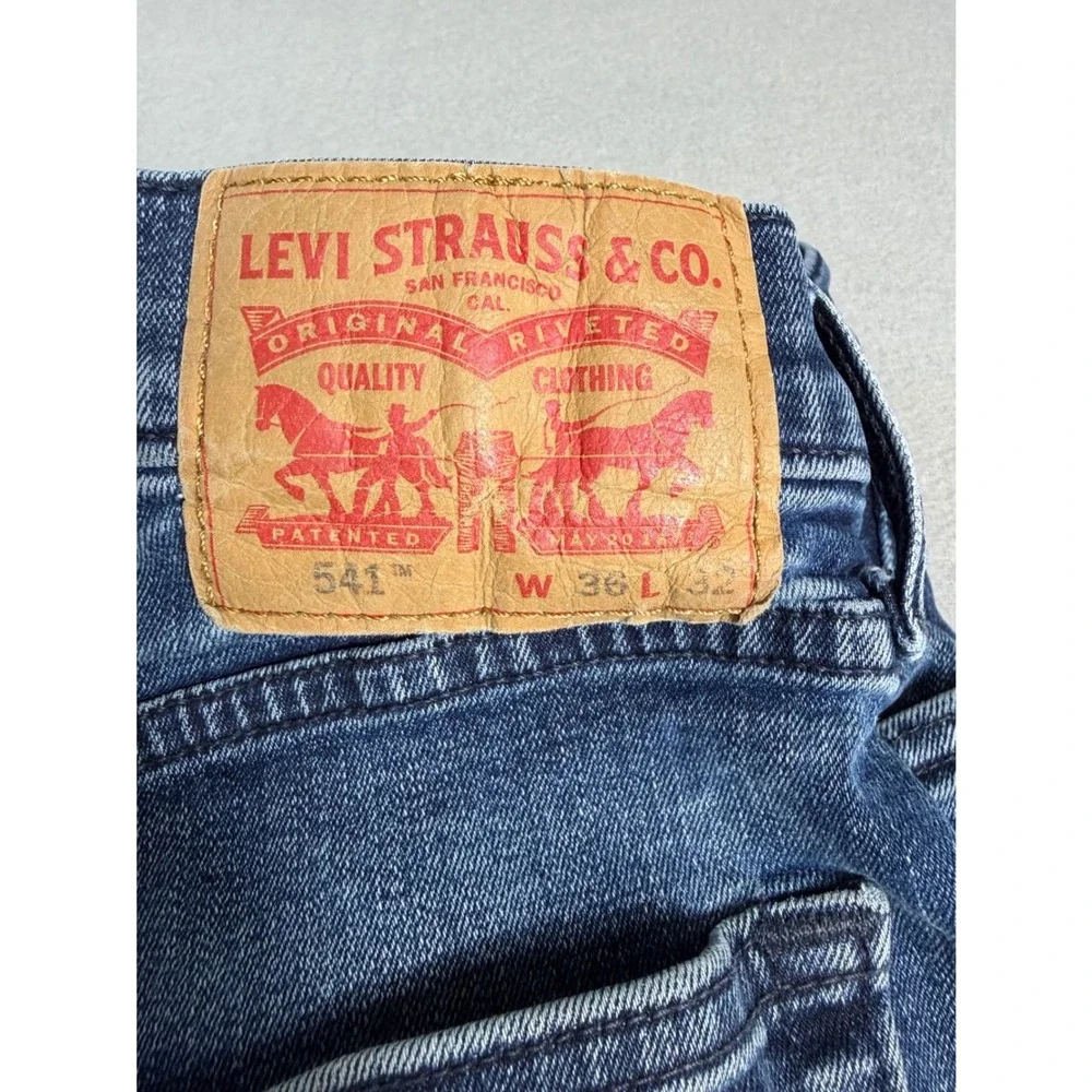 Levis 541 Athletic Taper‎ Mens Jeans 36x32 Blue Denim Medium Wash 541-0025